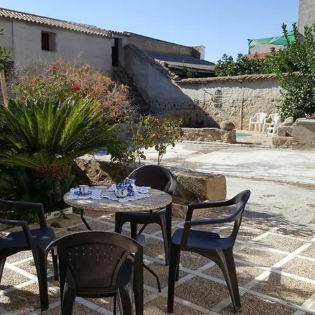 Casa De Pueblo Montenegro *