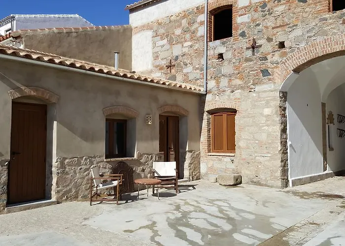 Casa De Pueblo Montenegro *