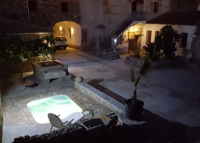 Casa De Pueblo Montenegro * Саламеа-де-ла-Серена